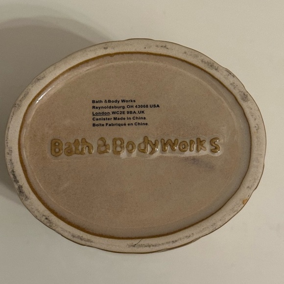 Bath & Body Works Ceramic Apple Basket Oval Planter Lotion bottle Holder - Picture 4 of 5